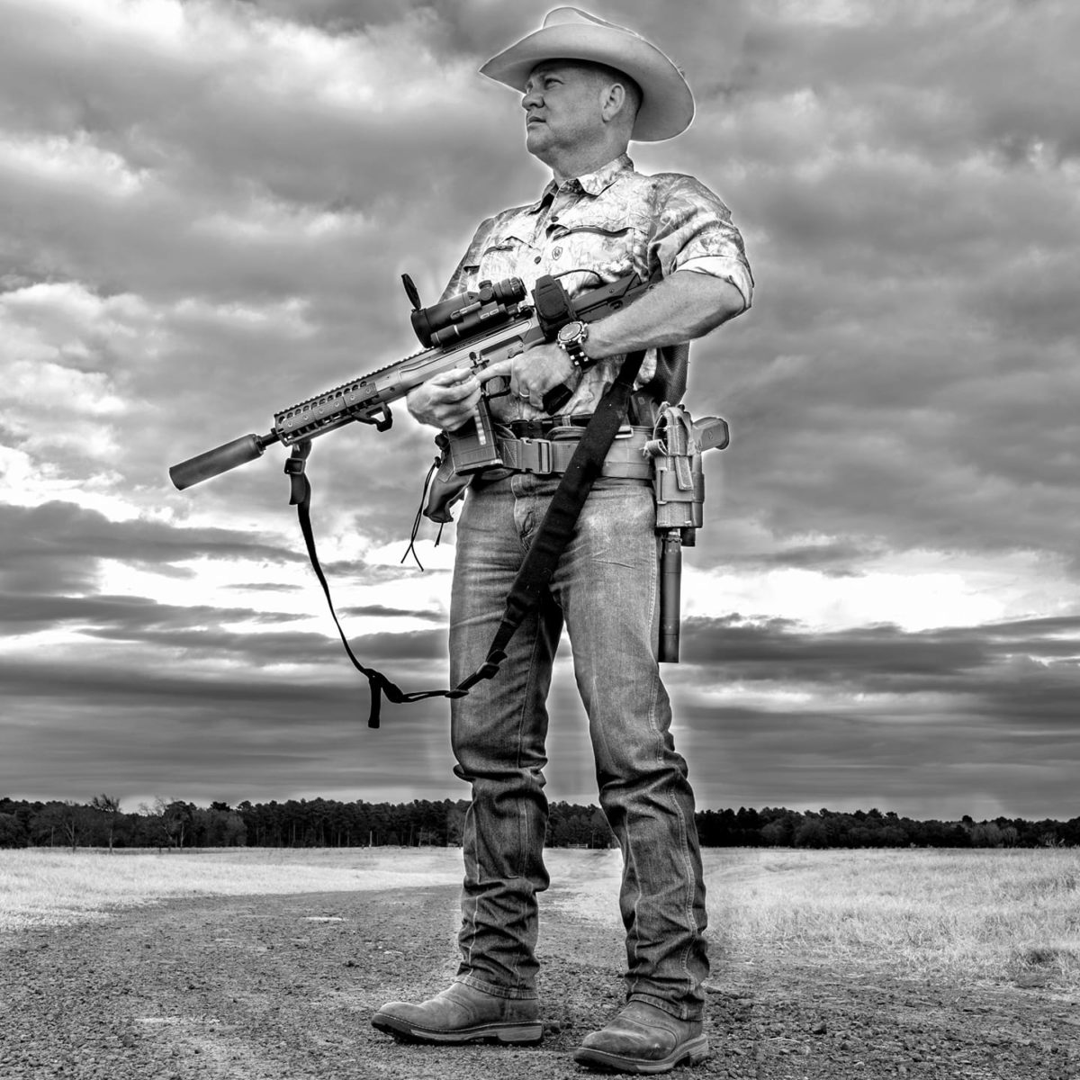 Todd Huey hog hunting